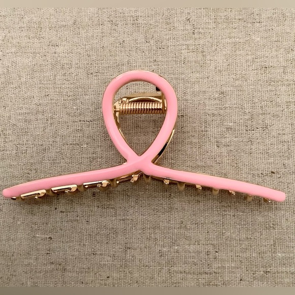 NEVER WORN ENAMELED HAIR CLIP LILLY PULITZER WOULD LOVE - Picture 1 of 1